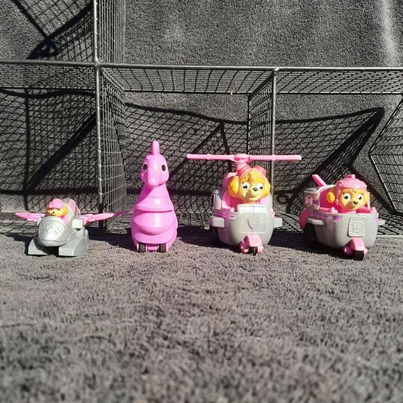 Paw Patrol Air Rescue Lot (4) Pink with Seahorse - Picture 2 of 9